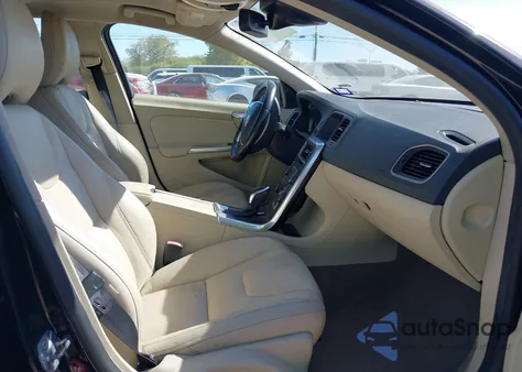 2014 Volvo S60 T5 from USA, damaged, VIN YV1612FS1E2271795